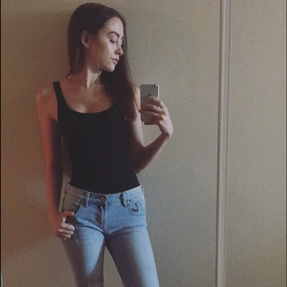 Meet your Posher, Sarah - Picture 2 of 3